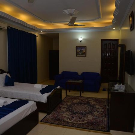 Diamond Lodge Karachi Buitenkant foto
