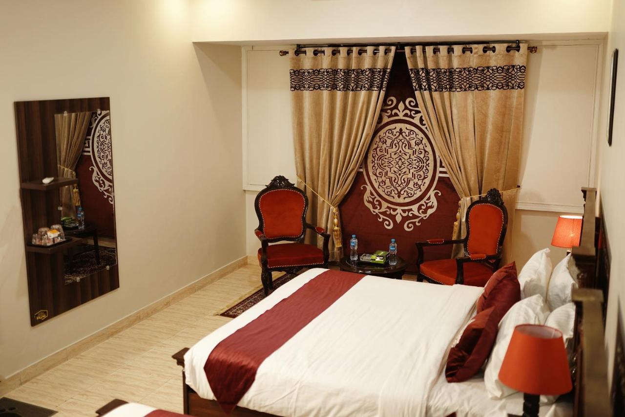 Diamond Lodge Karachi Buitenkant foto