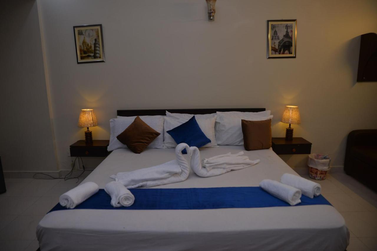 Diamond Lodge Karachi Buitenkant foto
